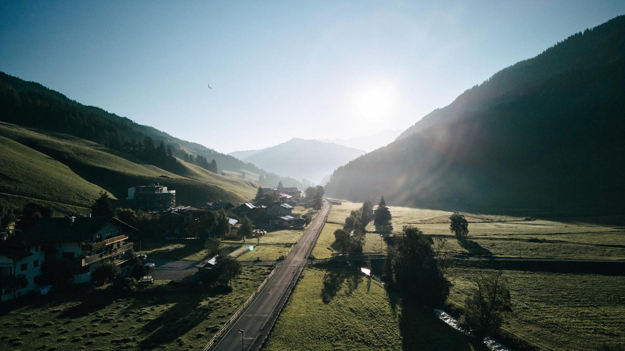 Almi'S Berghotel Obernberg am Brenner Exteriör bild